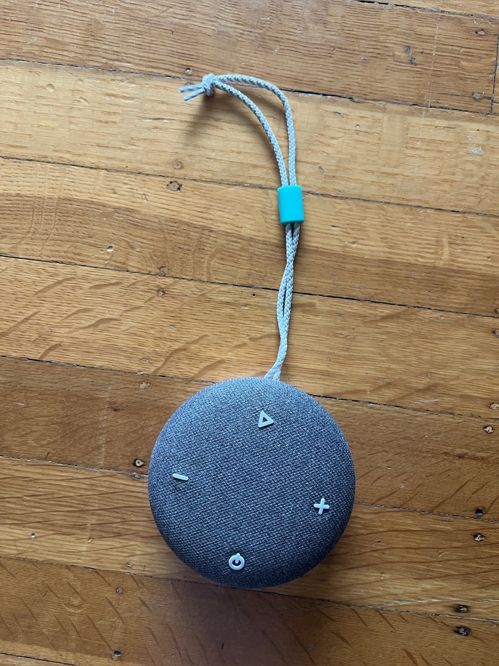 Snooz go portable travel white noise machine for baby or adult grey white